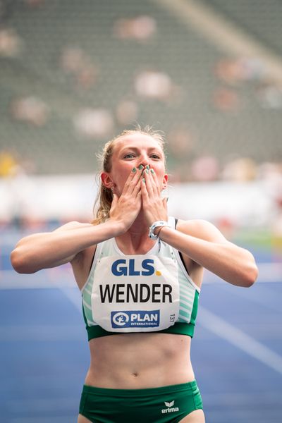 Gisele Wender (SV Preussen Berlin) vor dem 400m Huerden Halbfinale waehrend der deutschen Leichtathletik-Meisterschaften im Olympiastadion am 25.06.2022 in Berlin